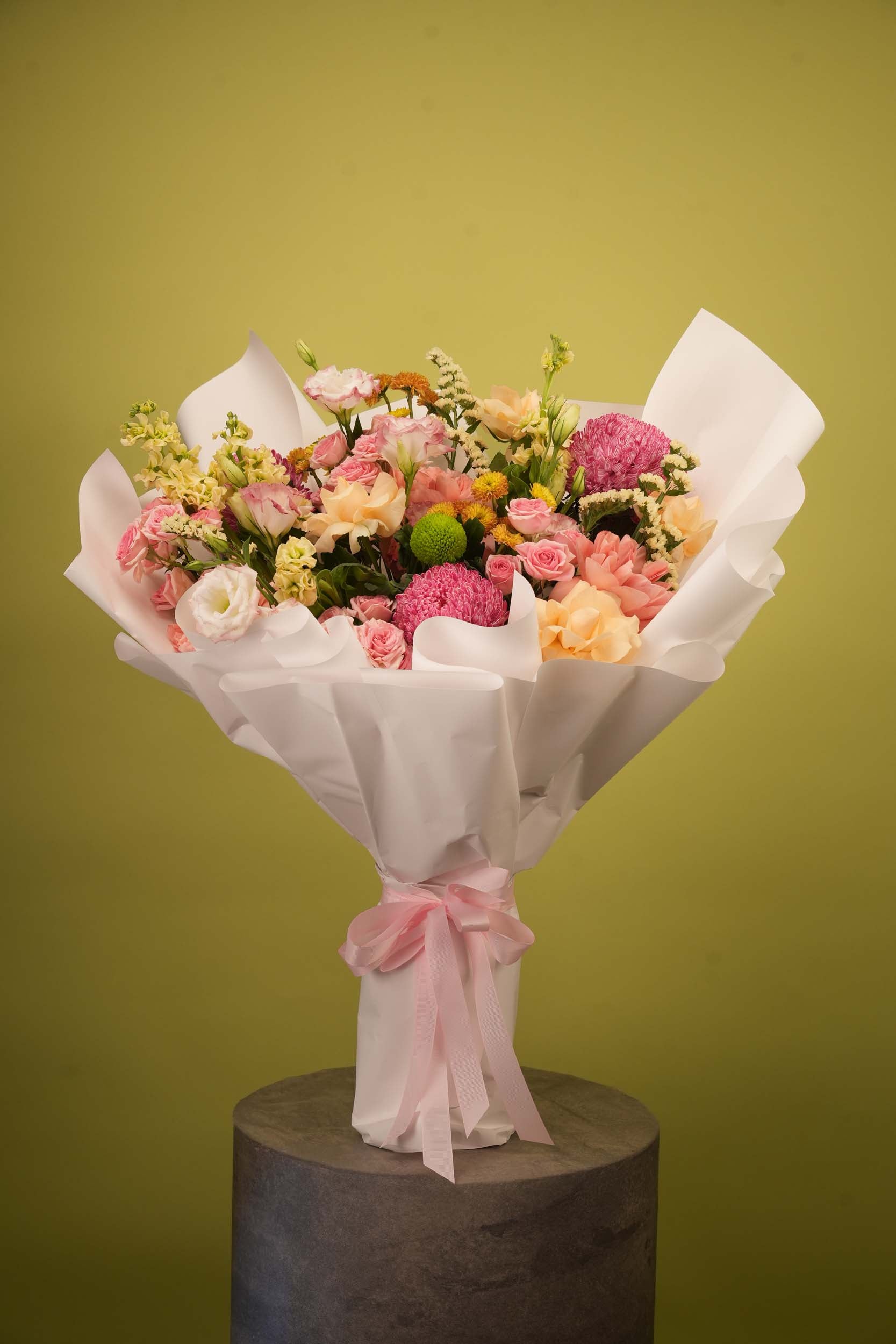 Blossom Meadow – Soft Pink Lisianthus & Peach Rose Bouquet