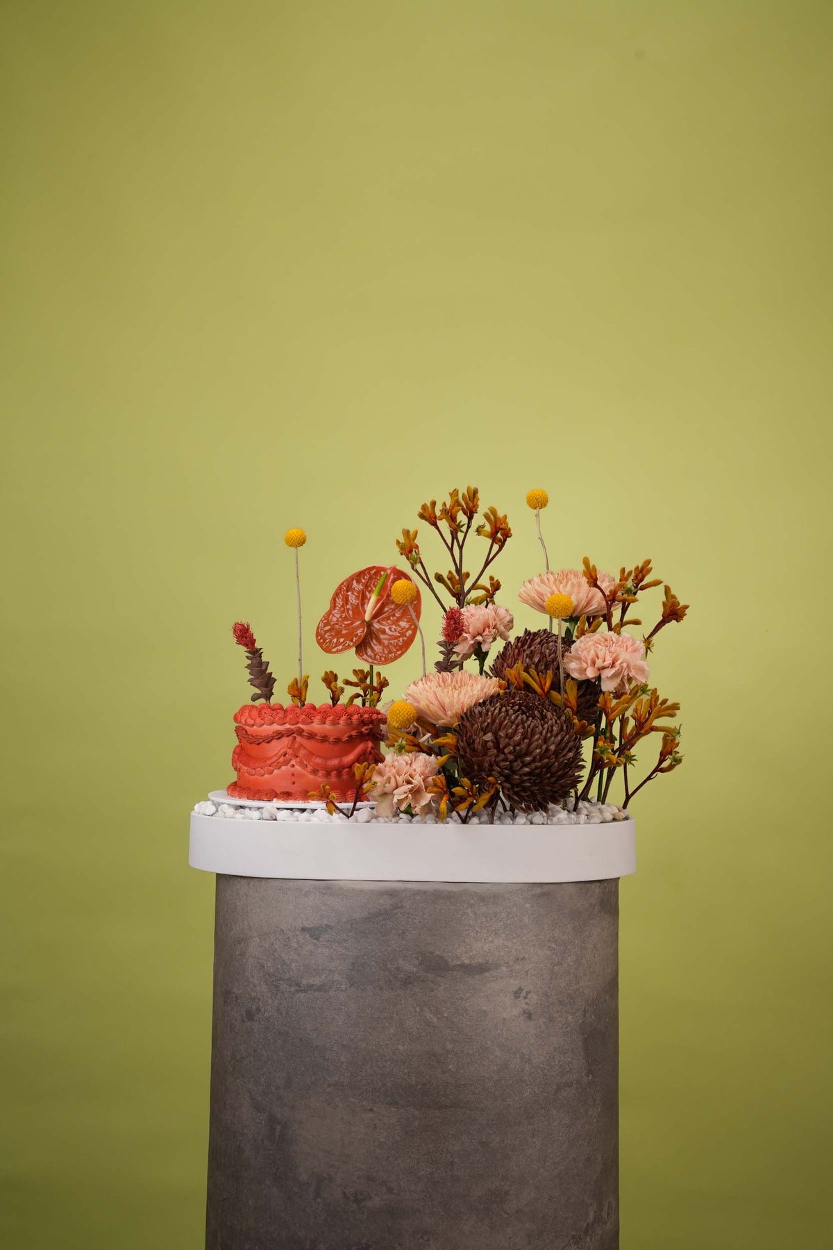 Terracotta Sunset – Exotic Floral Tray with Vintage Mini Cake