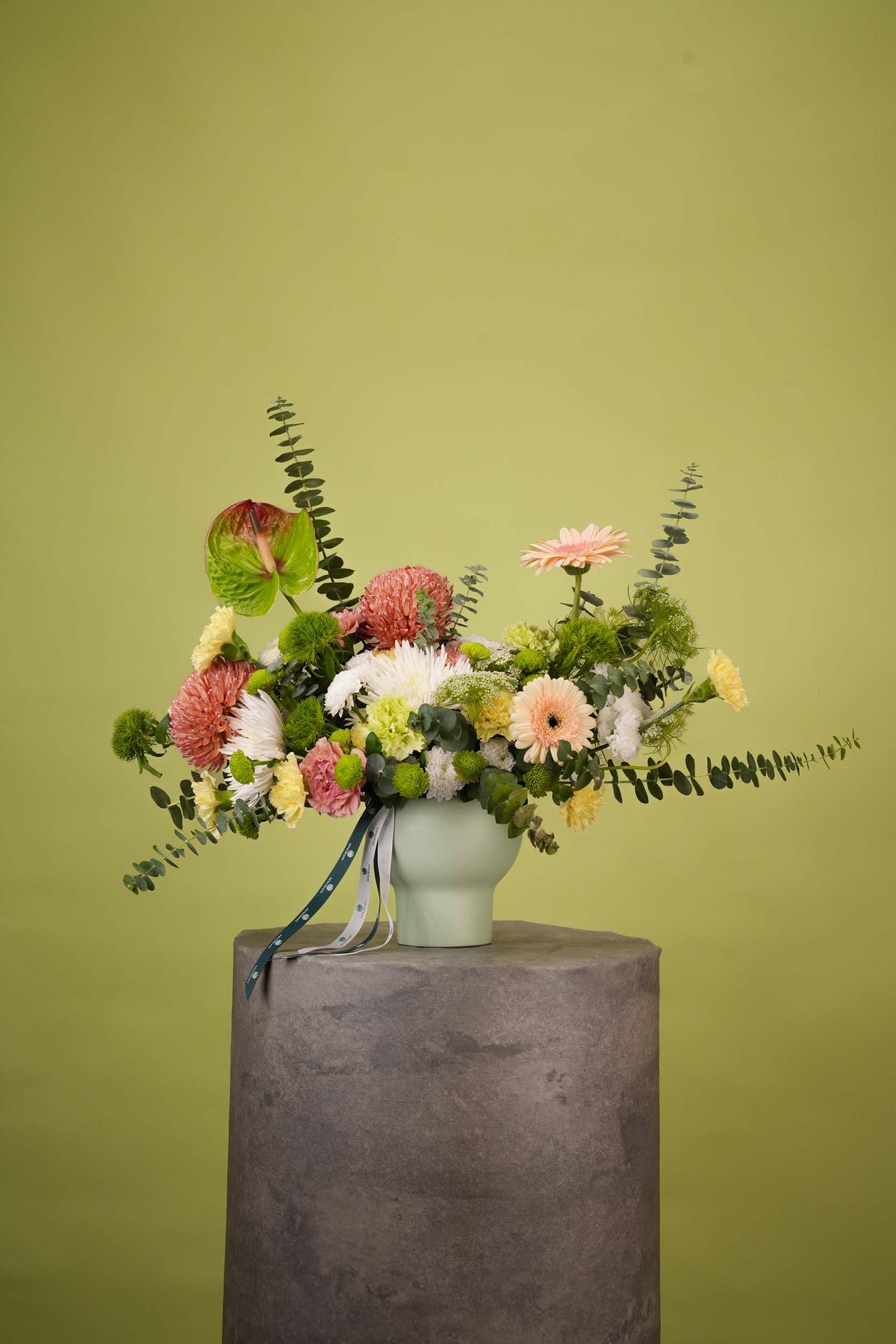 Pearl & Cream Ceramic Arrangement