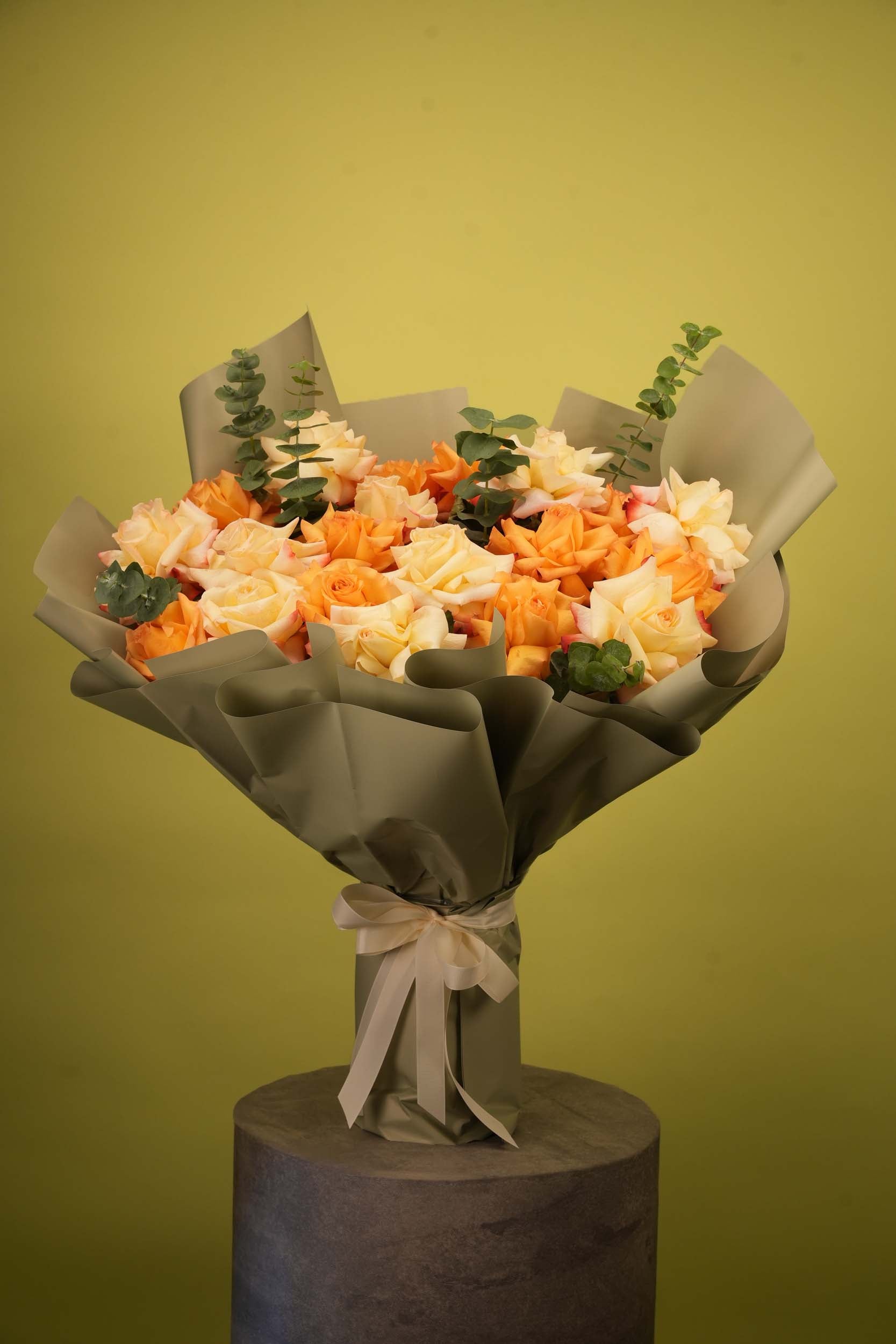 Sunset Symphony – Peach & Vibrant Orange Rose Bouquet