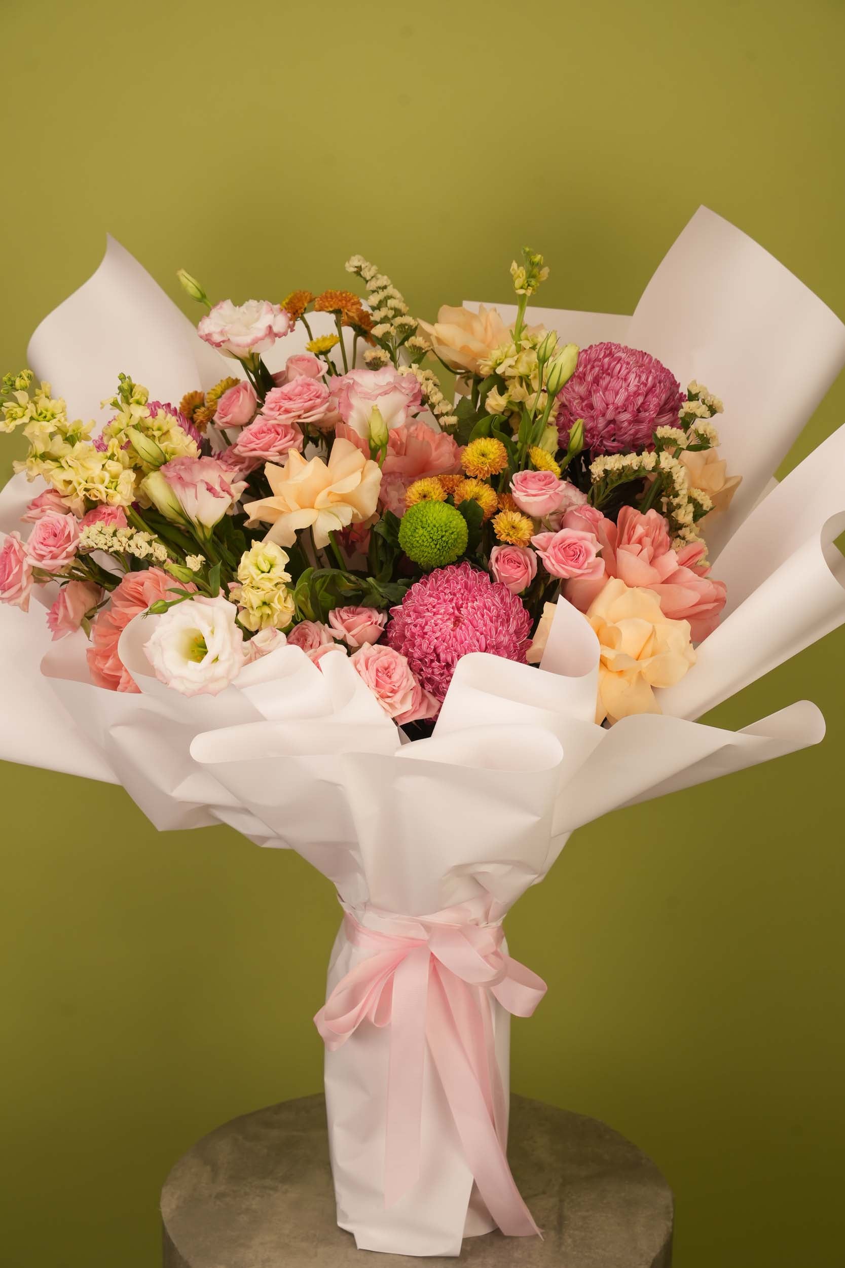 Blossom Meadow – Soft Pink Lisianthus & Peach Rose Bouquet