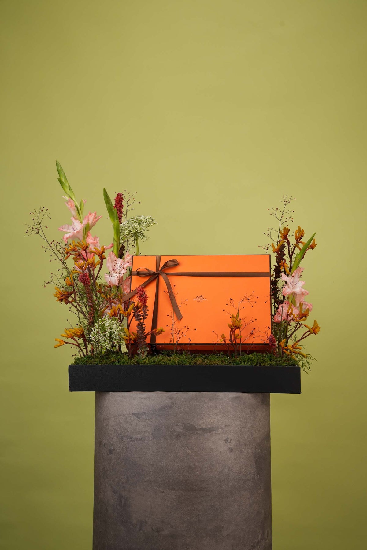 Amber Glow – Exotic Floral Tray for Luxury Gift Box