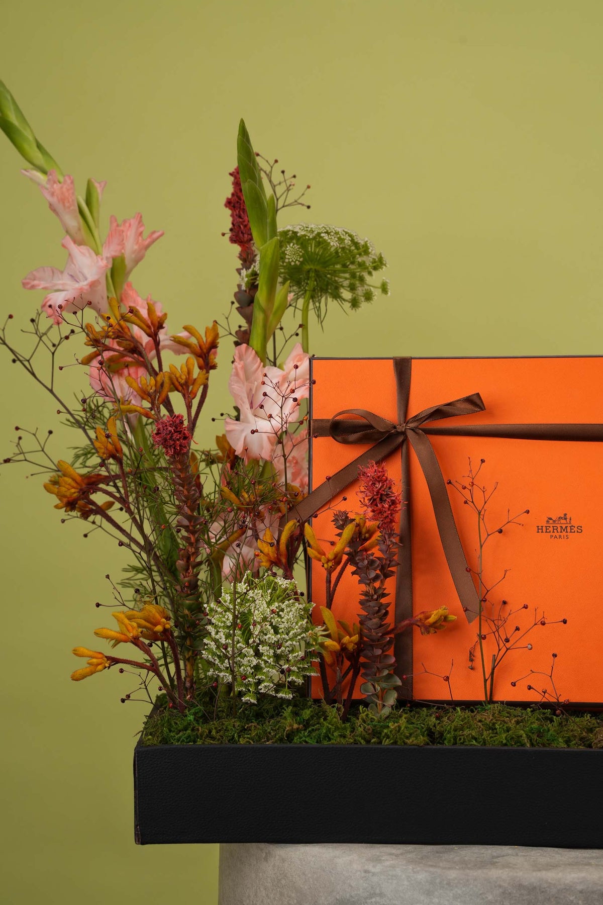 Amber Glow – Exotic Floral Tray for Luxury Gift Box